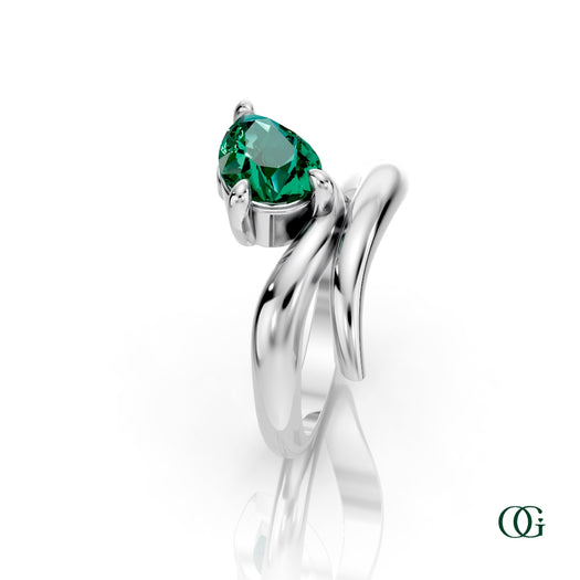 W|Personalized Pear Emerald Birthstone Ringin White Gold