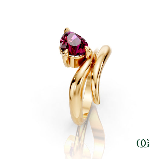 Y|Personalized Pear Garnet Birthstone Ring in Yellow Gold