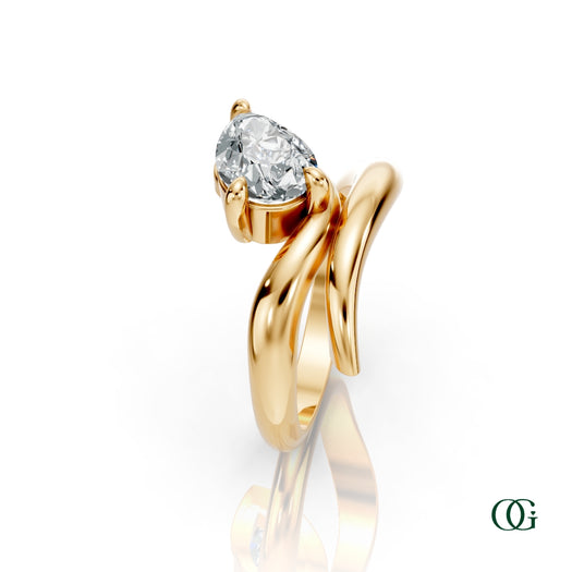 Y|Personalized Pear Diamond Birthstone Ringin Yellow Gold