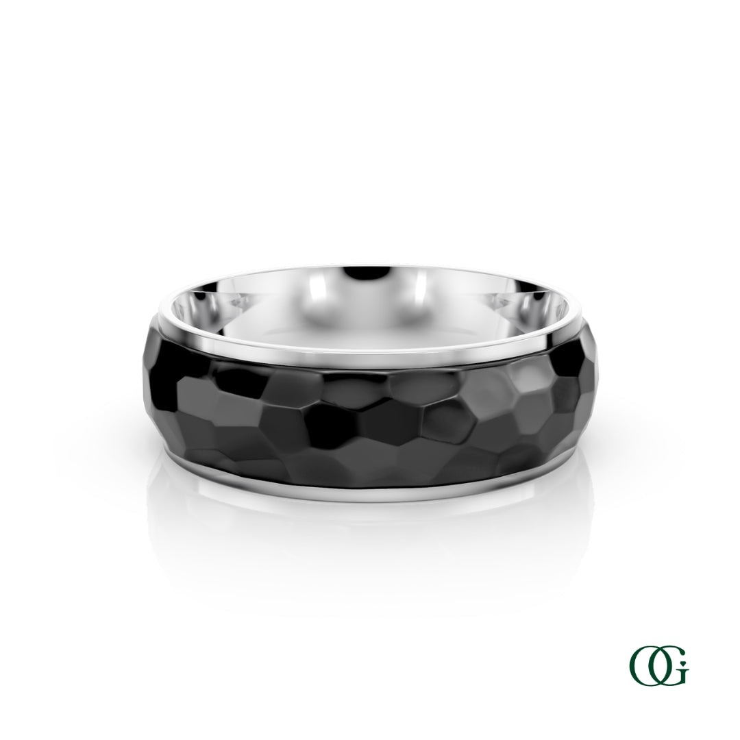 W | White gold men's band with hammer finish
