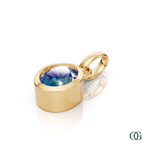 Y| Personalized Oval Alexandrite Birthstone Pendant in Yellow Gold
